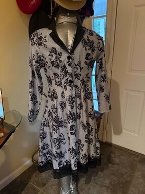 Black Floral-Print Fit & Flair Blazer Jacket